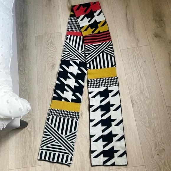 Green Thomas Merino Lambswool Scarf 🧣🤍 - Picture 2 of 11